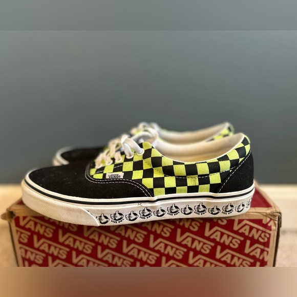 Vans - Picture 2 of 7